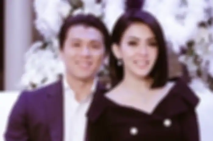 Syahrini dan Reino Barack