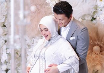 Sebentar lagi Melahirkan, Syahrini Pamer Pelukan Mesra dari Reino Barack 