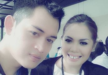 Sempat Jadi Suami Berondong Elly Sugigi, Ferry Anggara Kini Hidup Bergelimang Harta Setelah Nikahi Wanita Cantik Berprofesi Mentereng Ini