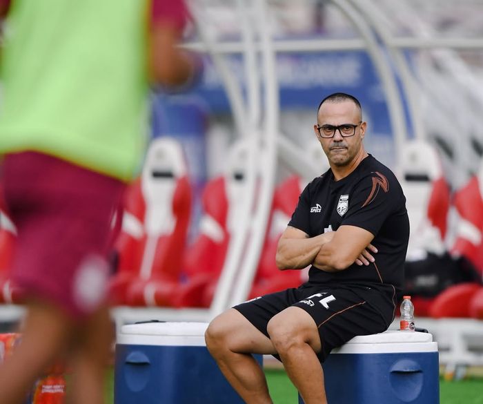 Pelatih Borneo FC, Fabio Lefundes (kanan) pastikan timnya siap beri perlawanan terbaik lawan Persib Bandung.