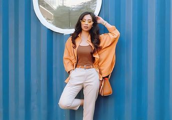 Abel Cantika Tampil Feminin Kenakan Floral Dress, Contek yuk dengan Pilihan Busana di Bawah Harga Rp 300 Ribu!