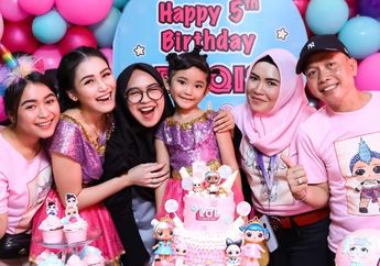 Hadiri Ulang Tahun Anak Ayu Ting Ting, Ria Ricis : Semoga Dapat Papa yang Baru Ya?