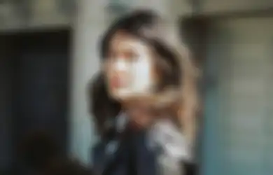 Berendam di Sungai Bareng Luna Maya, Dian Sastro Sukses Bikin Kagum Netizen dengan Paras Ayunya: Bidadari Mandi dari Kayangan!