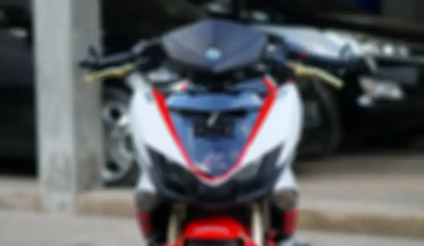 Sepatbor depan Yamaha Jupiter MX King ikut dibuat ulang dengan fiberglass