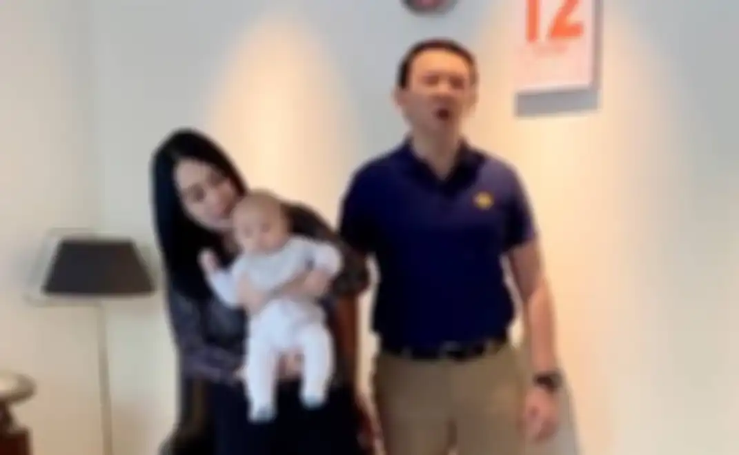 Ahok bersama Puput Nastiti Devi dan sang anak, Yosafat Abimanyu Purnama