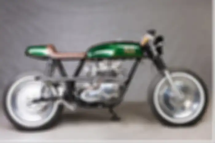 Triumph Bonneville T140 custom cafe racer besutan Yuri Shif Customs