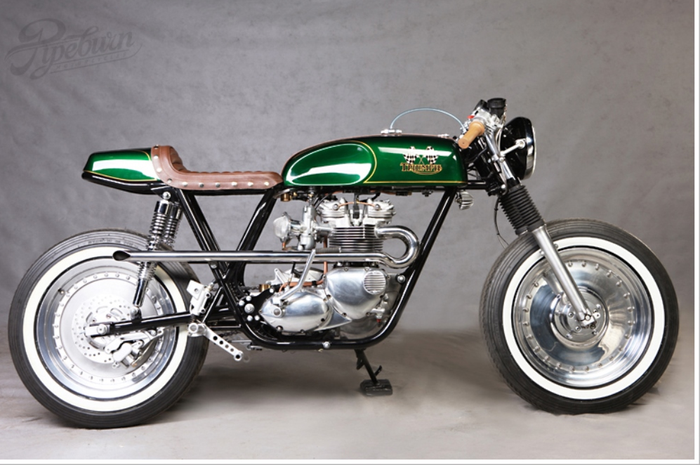 Triumph Bonneville T140 custom cafe racer besutan Yuri Shif Customs