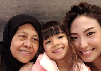 Sekar Dewi, Ibunda Ayu Dewi Meninggal Dunia, Berikut Deretan Foto Kebersamaan Sang Presenter dengan&nbsp;Ibunya