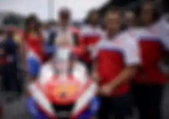 Sampai Tepuk Tangan, Aksi Jack Miller Bikin Pembalap MotoGP Kagum di  MotoGP Inggris 2019