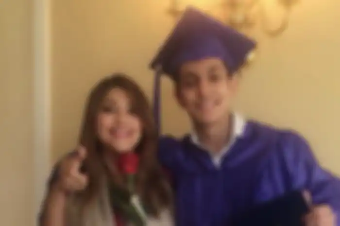Sarah Azhari dan Albany Ray
