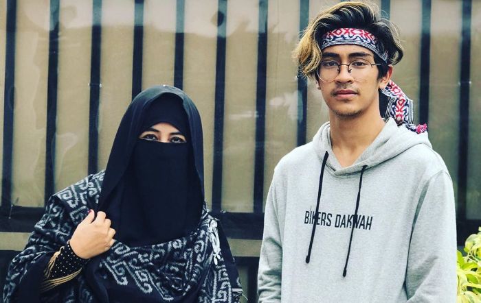 Umi Pipik dan putra sulungnya, Abidzar