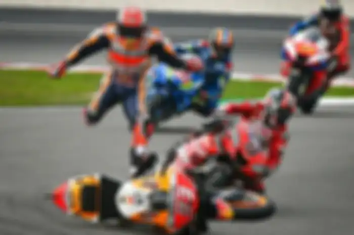 Marc Marquez alami crash di MotoGP Malaysia 2019. Total 900-an insiden crash semua kelas di musim 2019. Total itu masih kalah dengan crash MotoGP di musim 2018.
