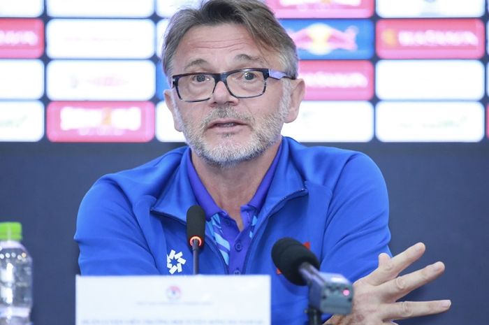 Pelatih timnas Vietnam, Philippe Troussier.