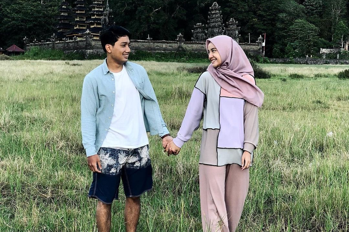 Emmeril Kahn Mumtadz bersama sang kekasih, Nabila Ishma.