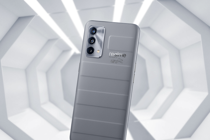 Realme GT Master menajdi salah satu HP mid-range terbaik bulan November 2022