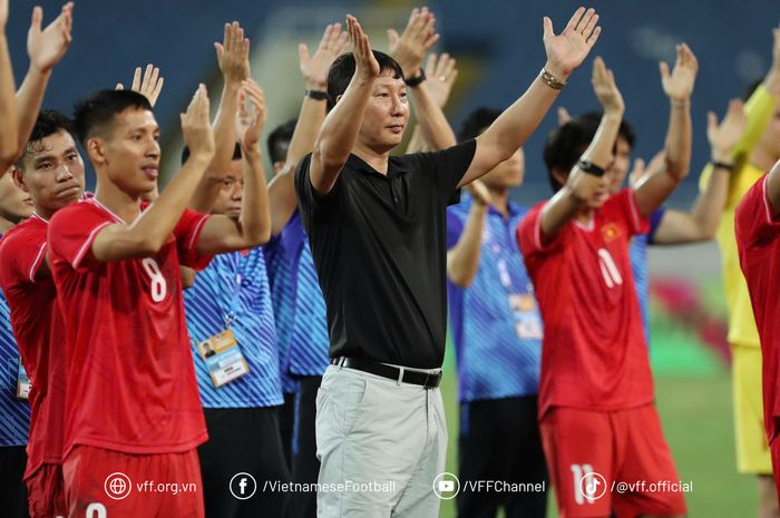 Kim Sang-sik mengaku tidak bahagia dan merasa kesal usai Timnas Vietnam dikalahkan Thailand di FIFA Matchday September 2024.