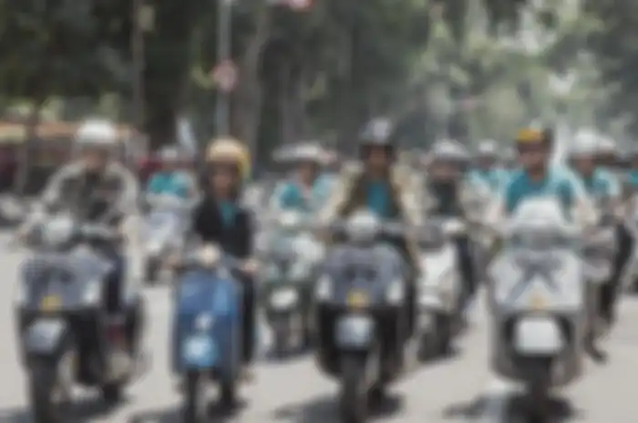 Suasana riding Vespa GTS Super Tech 300 Dealer Open Day Bandung
