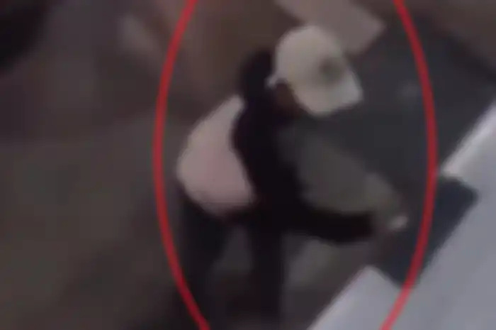 Aksi vandalisme dilakukan oleh pemuda di underpass Mampang