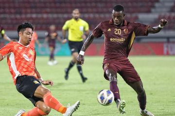 Aksi penyerang PSM Makassar, Adilson Silva, pada laga kontra Hougang United di Piala AFC 2023/2024.