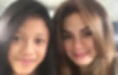 Cantik dan Kece, Begini Potret Lolly Jaman Dulu Dengan Outfit Kekinian