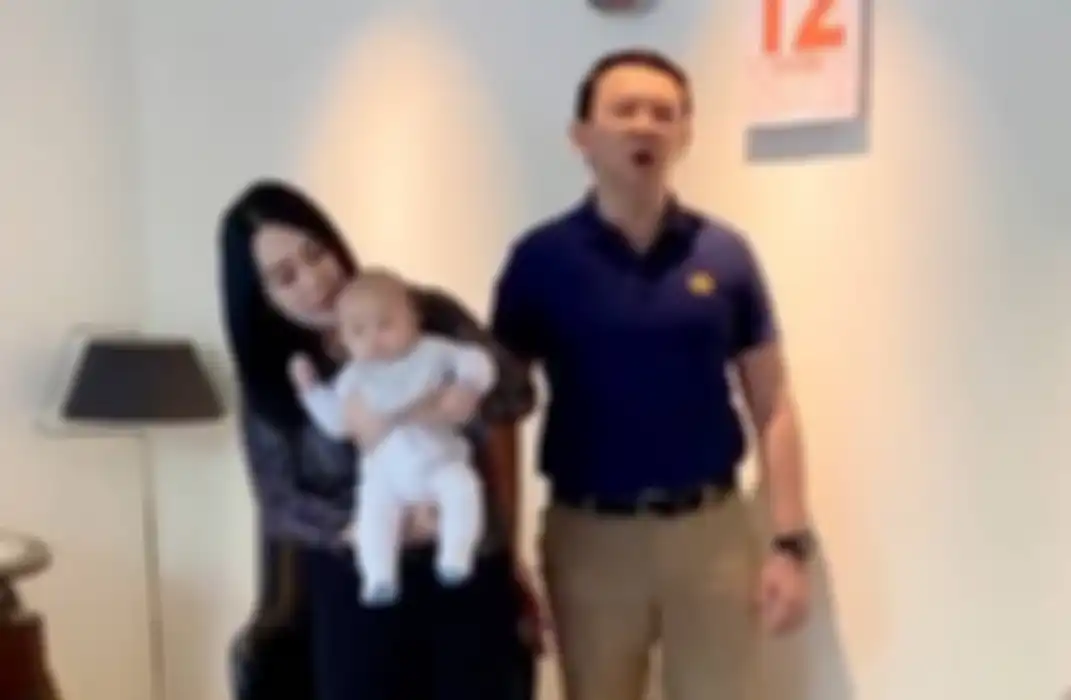 Ahok bersama Puput Nastiti Devi dan sang anak, Yosafat Abimanyu Purnama