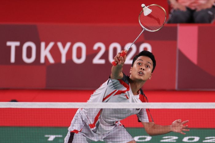 Pebulu tangkis tunggal putra Indonesia, Anthony Sinisuka Ginting, pada laga terakhir penyisihan grup Olimpiade Tokyo 2020 di Musashino Forest Sport Plaza, Rabu (28/7/2021).