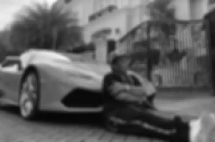  Kepincut Janda Cantik Berdarah Blasteran, Hotman Paris Langsung Jor-joran Sampai Nekat Kirim Lamborghini ke Bali: Ternyata Hati Gue Ada di Sini