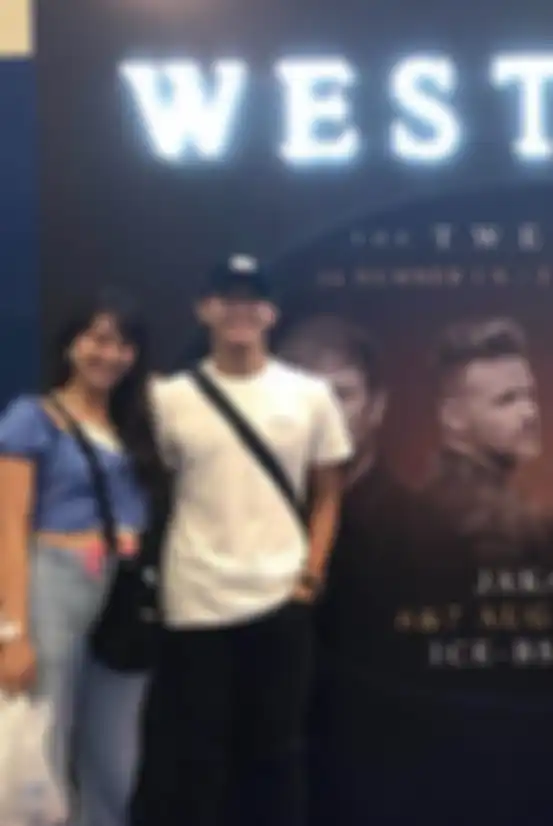 Jojo dan Shania nonton konser Westlife