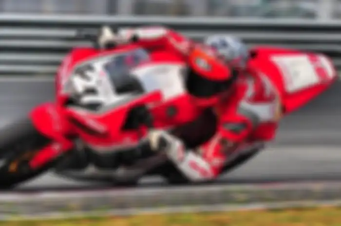 Andi Farid Izdihar biasa dipanggil Andi Gilang tiga pekan balapn terus mulai Moto2 Misano, ARRC SS600 Malaysia dan CEV Moto2 Jerez