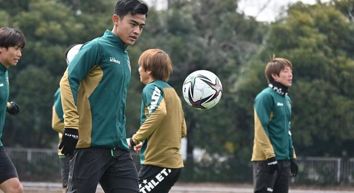 Pratama Arhan sedang melakukan latihan bersama tim Tokyo Verdy.