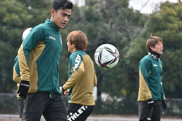 Pratama Arhan sedang melakukan latihan bersama klub Tokyo Verdy.