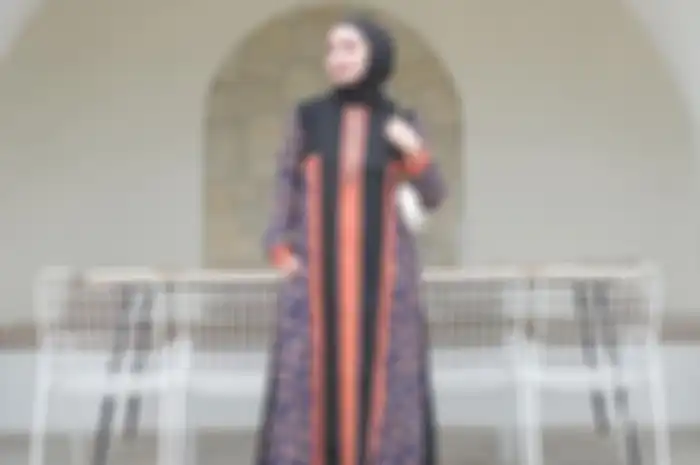 OOTD hijab pakai dress motif kekinian