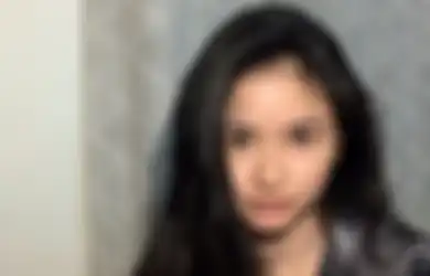 Langsung Makan di Warung, Ini Potret Pertunangan Adinda Azani!