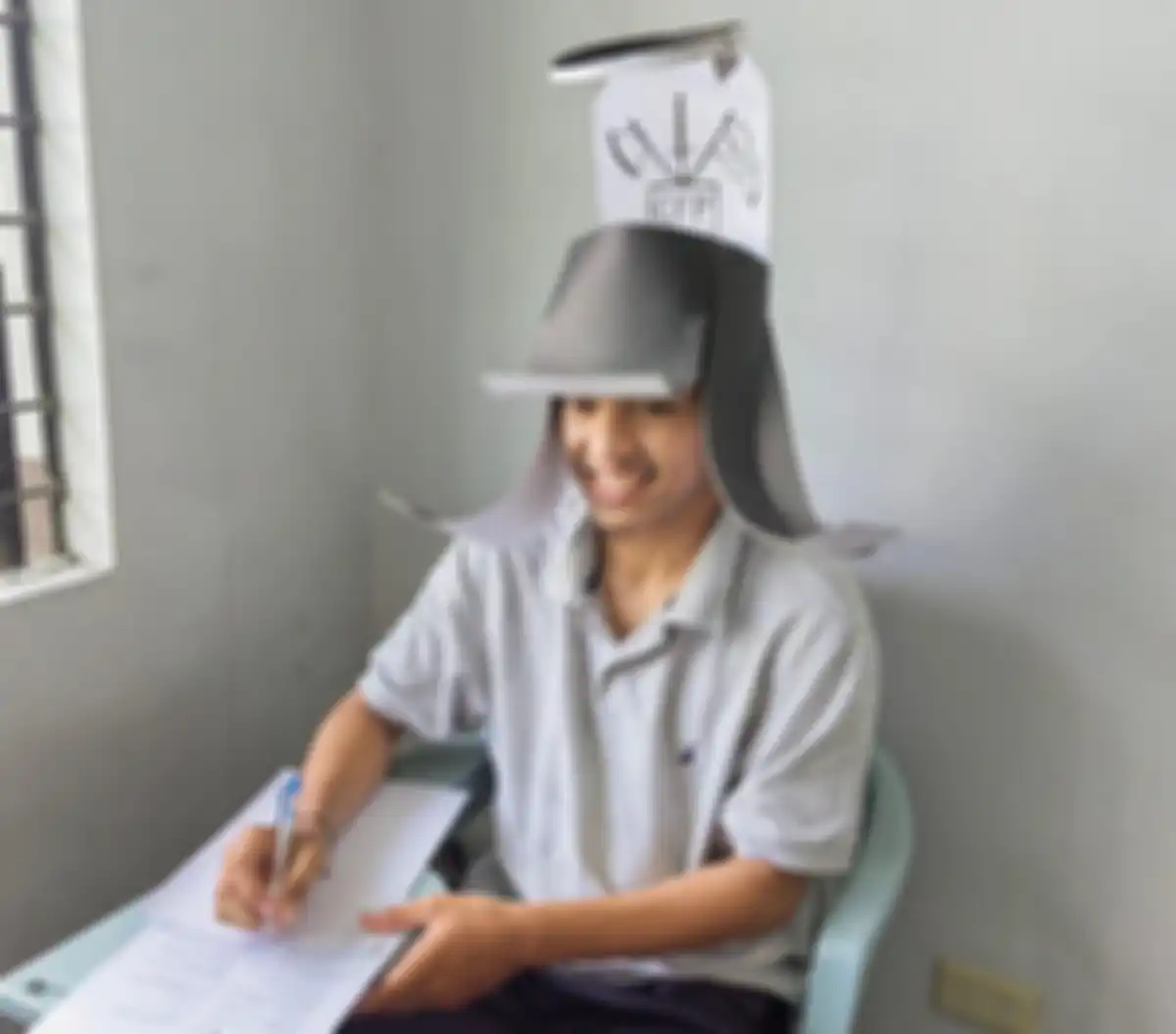 Topi anti nyontek kreasi mahasiswa.