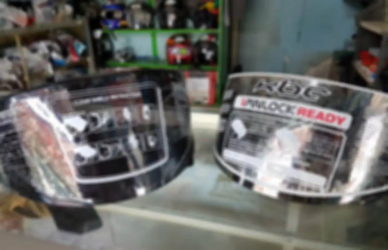 Flat visor KBC cocok buat sebagian besar helm fullface