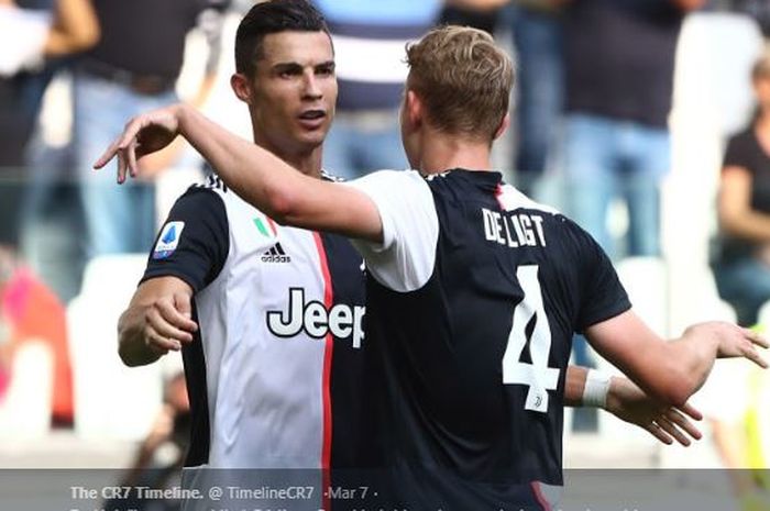 Megabintang Juventus, Cristiano Ronaldo (Kiri) saat melakukan perayaan gol bersama Matthijs de Ligt.