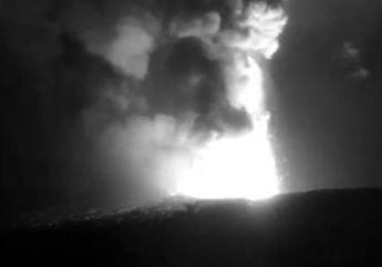 Gunung Anak Krakatau Meletus Jumat Malam, LAPAN Ungkap Suara Dentuman yang Terdengar di Jabodetabek Bukan Berasal dari Suara Letusan