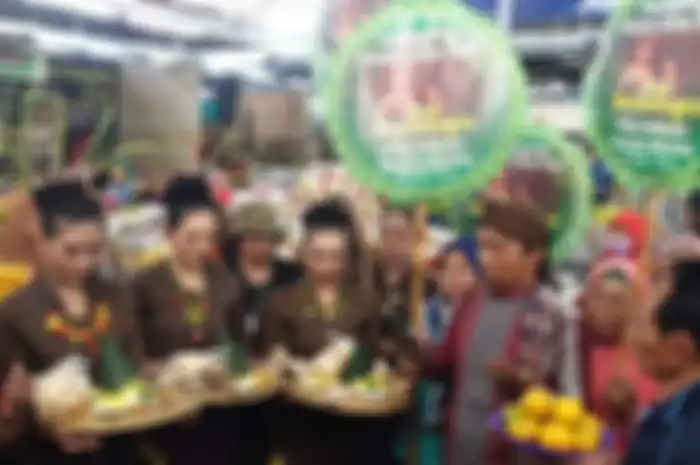Seniman dan Pedagang Pasar Gede Solo Tumpengan Ikut Berbahagia Jokowi 