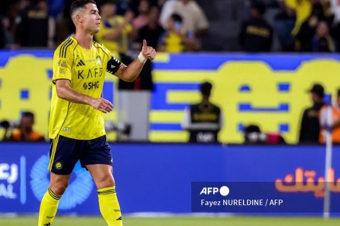 Cristiano Ronaldo mencetak gol dalam kemenangan Al Nassr atas Al Riyadh pada lanjutan Liga Arab Saudi di Stadion Al Awwal Park (20/9/2025).
