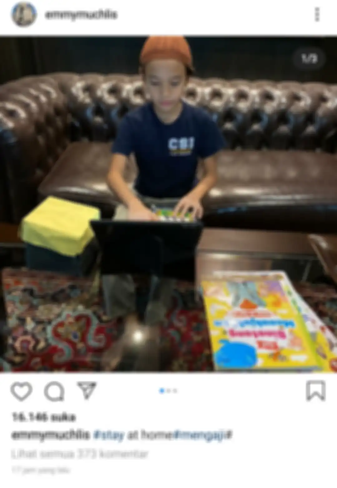 Noah tampak sangat semangat mengikuti belajar mengaji online. 