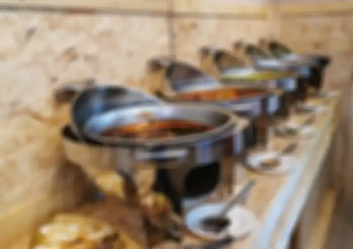 Stall makanan kantin Sekolah Kebangsaan (SK) Taman Seri Wang yang viral karena mirip restoran hotel.