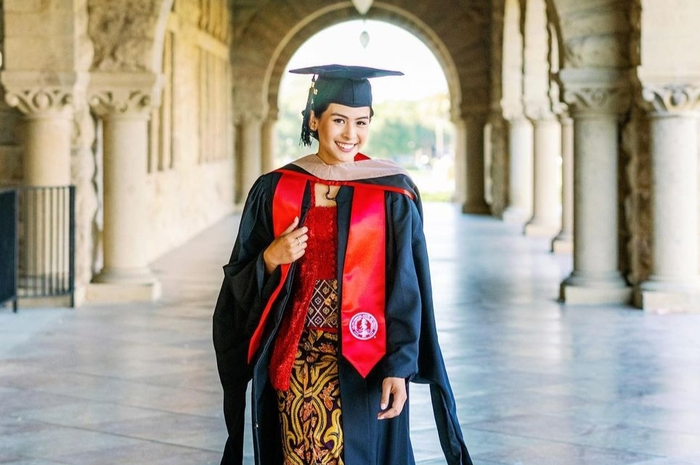 Maudy Ayunda saat wisuda