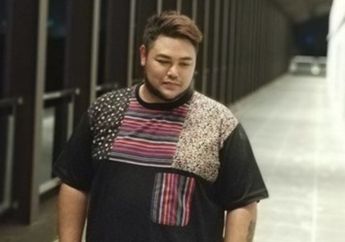 Melakukan Kayang Saat Syuting, Ivan Gunawan Dipuji Hingga Dicibir