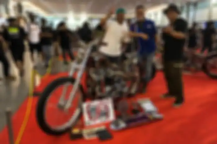 Queen Lekha Choppers raih Best Custom Bike Show Kustomfest 2022 dengan modifikasi motor custom chopper 'SINAGA'.