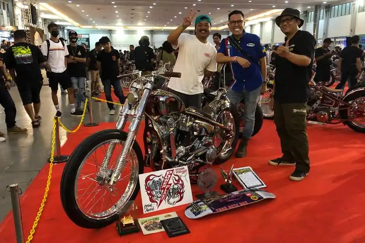 Motor Custom 'SINAGA' Karya Queen Lekha Choppers Raih Best Custom Bike Show Kustomfest 2022