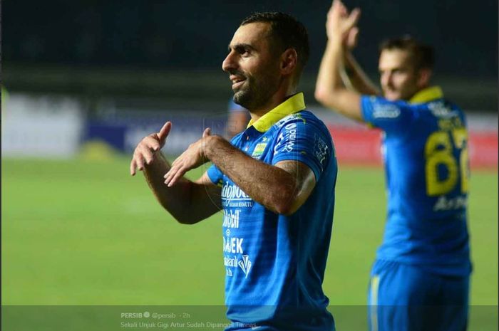 Mantan pemain Persib Bandung, Artur Gevorkyan.