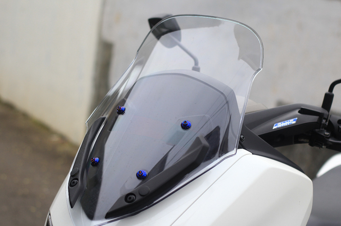 All New Yamaha NMAX pakai windshield XMAX
