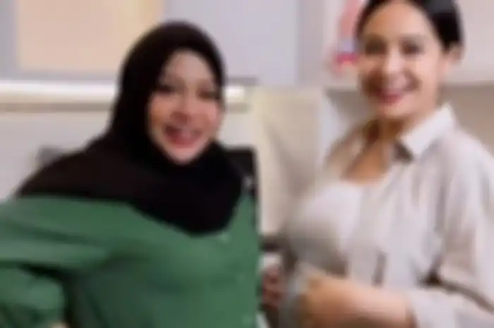 Baby bump Nagita Slavina dan Aurel Hermansyah