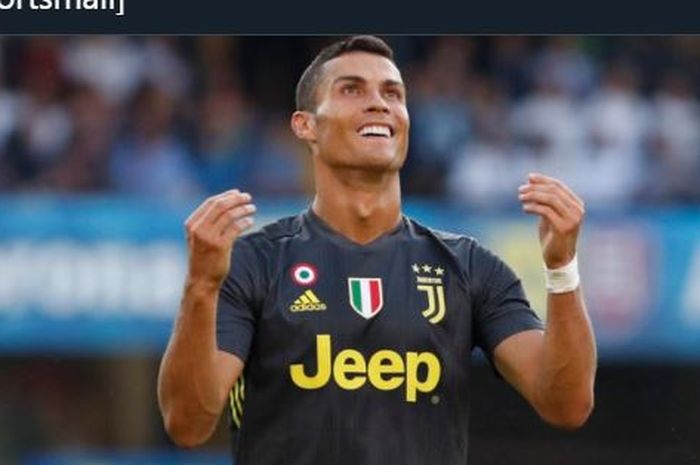 Ekspresi penyerang Juventus, Cristiano Ronaldo saat gagal membobol gawang Chievo Verona di Liga Italia 2018-2019.