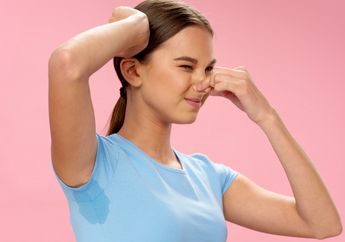 Bau Badan Menyengat? Lakukan 6 Langkah Mudah Obati Bau Badan, Ampuh!